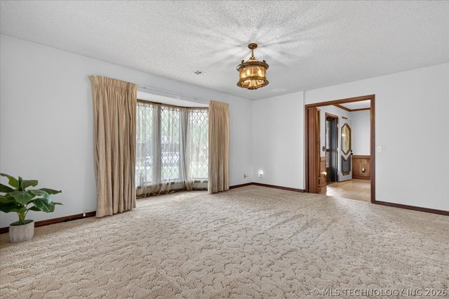 2550 Regency Road, Bartlesville, OK 74006