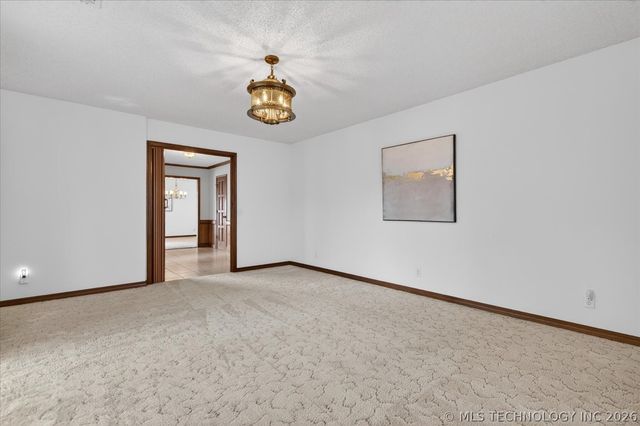 2550 Regency Road, Bartlesville, OK 74006