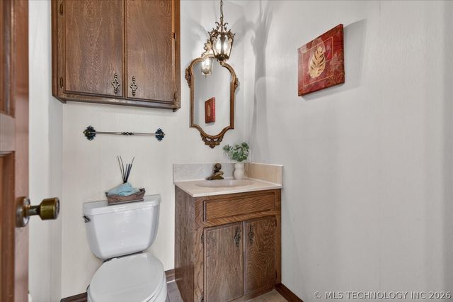 2550 Regency Road, Bartlesville, OK 74006