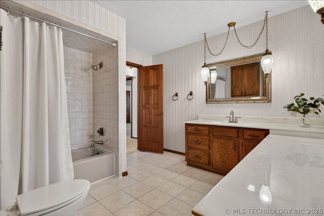 2550 Regency Road, Bartlesville, OK 74006