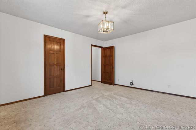 2550 Regency Road, Bartlesville, OK 74006