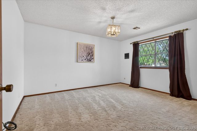 2550 Regency Road, Bartlesville, OK 74006