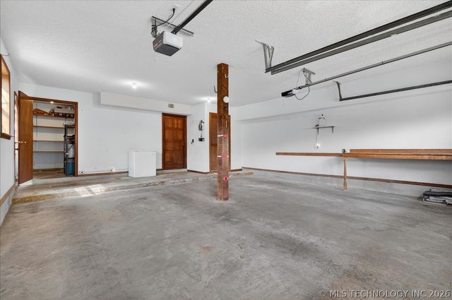2550 Regency Road, Bartlesville, OK 74006
