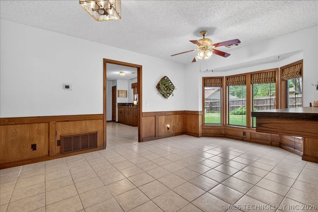 2550 Regency Road, Bartlesville, OK 74006
