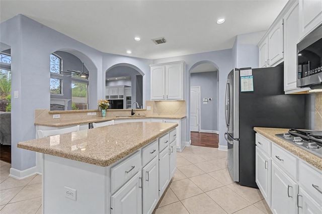 28431 Lauren Cove Lane, Spring, TX 77386