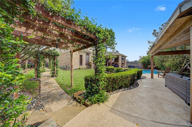 28431 Lauren Cove Lane, Spring, TX 77386