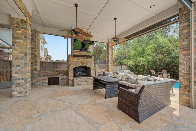 28431 Lauren Cove Lane, Spring, TX 77386