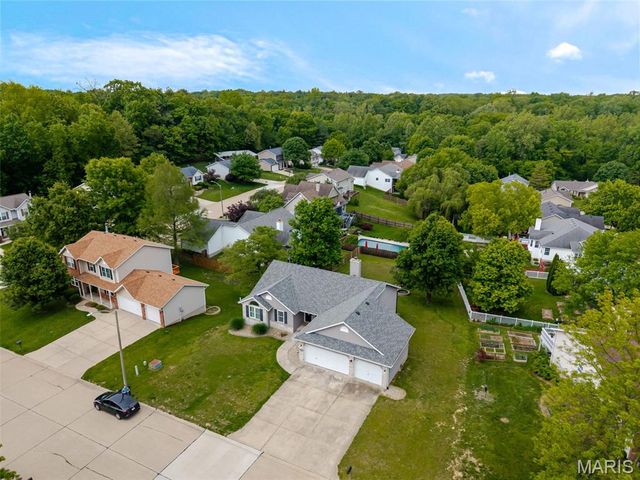 204 Aspen Point, Glen Carbon, IL 62034