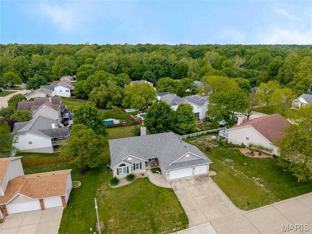 204 Aspen Point, Glen Carbon, IL 62034
