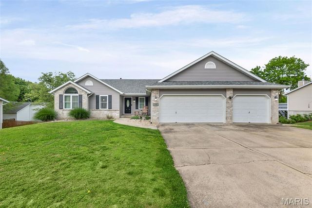 204 Aspen Point, Glen Carbon, IL 62034