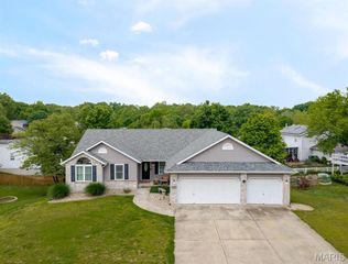 204 Aspen Point, Glen Carbon, IL 62034