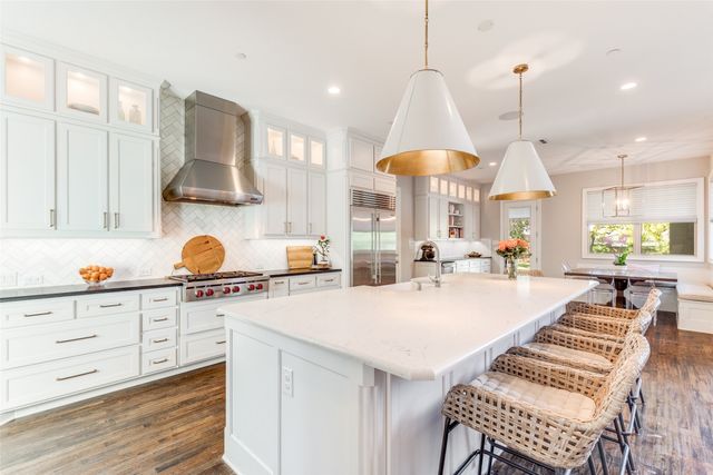 808 Charleston Drive, Southlake, TX 76092