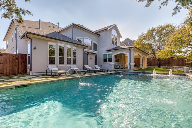 808 Charleston Drive, Southlake, TX 76092