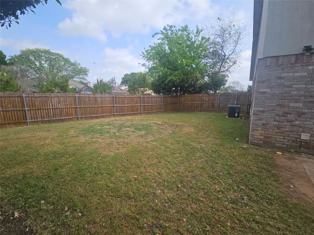 9100 CRANWELL Court, Fort Worth, TX 76134