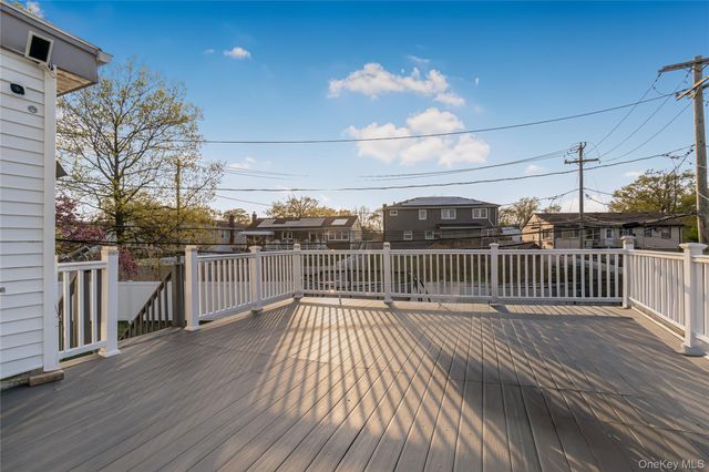 68 Riverdale Road, Valley Stream, NY 11581