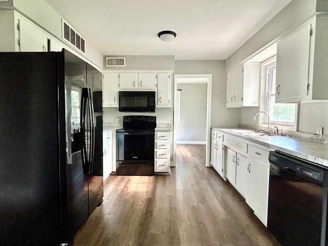 500 Meadowlark Drive, Somerset, KY 42503