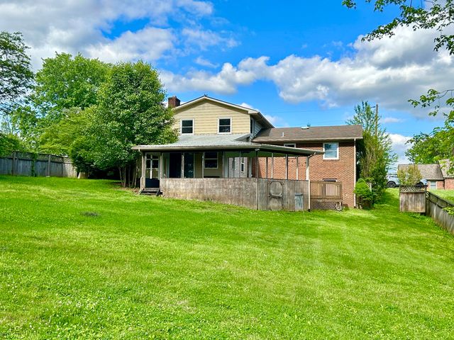 500 Meadowlark Drive, Somerset, KY 42503