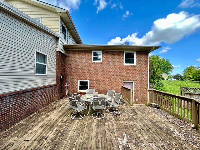 500 Meadowlark Drive, Somerset, KY 42503