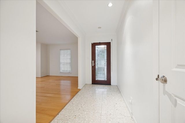 16 N Dansby Drive, Galveston, TX 77551