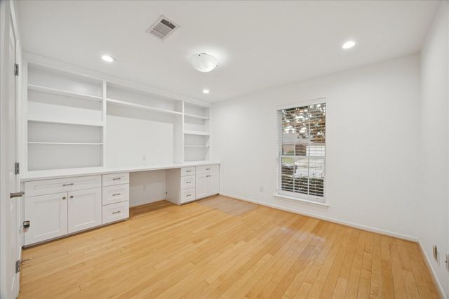 16 N Dansby Drive, Galveston, TX 77551