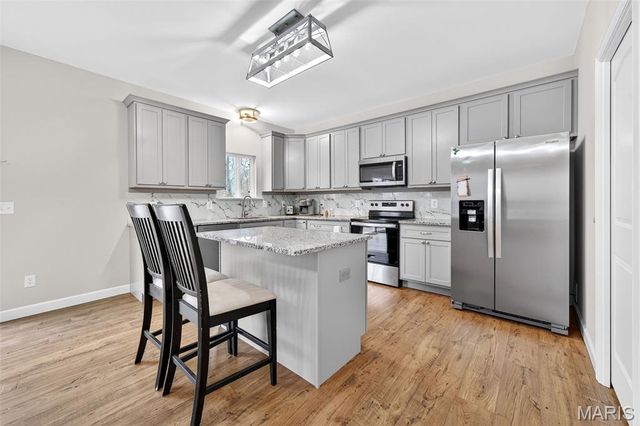 300 Shumard Oak Drive, Troy, MO 63379