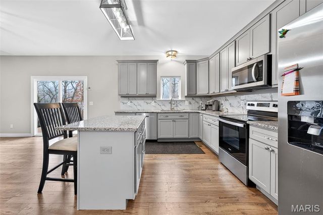 300 Shumard Oak Drive, Troy, MO 63379