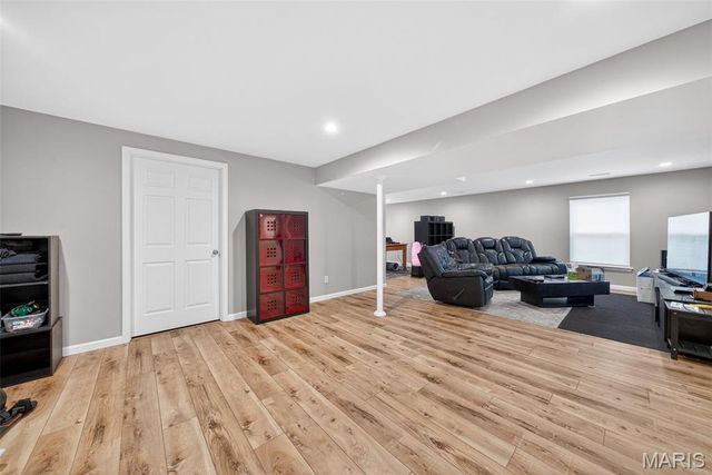 300 Shumard Oak Drive, Troy, MO 63379