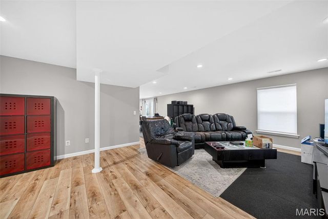 300 Shumard Oak Drive, Troy, MO 63379