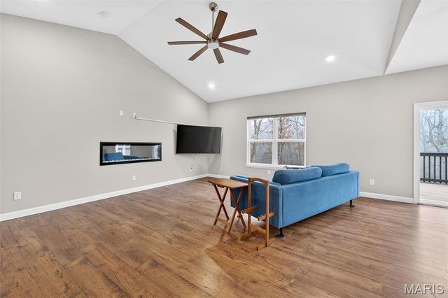 300 Shumard Oak Drive, Troy, MO 63379