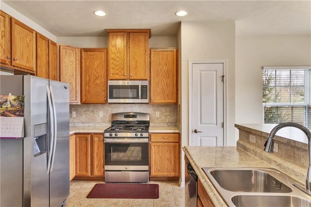 5270 Lantern Hill Ext, Whitehall, PA 15236