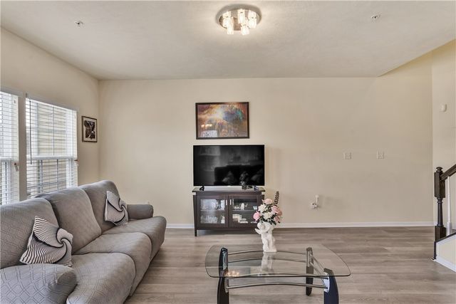 5270 Lantern Hill Ext, Whitehall, PA 15236