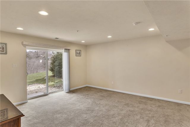 5270 Lantern Hill Ext, Whitehall, PA 15236