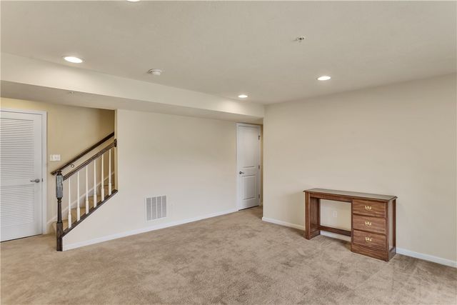 5270 Lantern Hill Ext, Whitehall, PA 15236