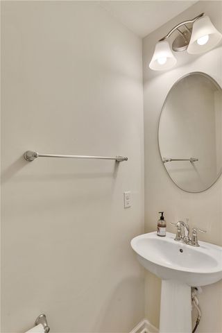 5270 Lantern Hill Ext, Whitehall, PA 15236