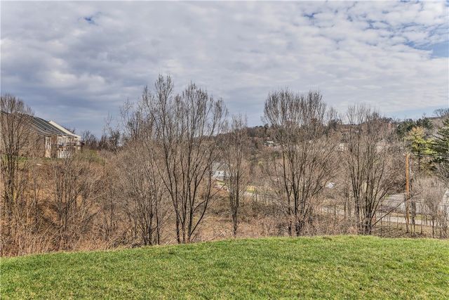 5270 Lantern Hill Ext, Whitehall, PA 15236