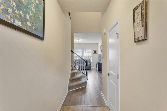 5270 Lantern Hill Ext, Whitehall, PA 15236