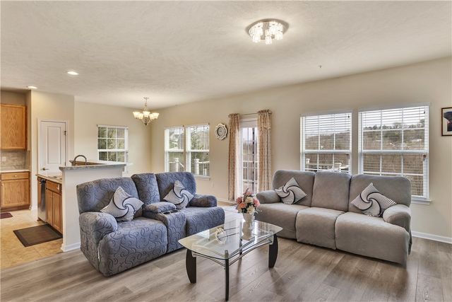 5270 Lantern Hill Ext, Whitehall, PA 15236