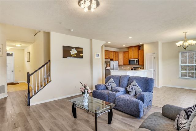 5270 Lantern Hill Ext, Whitehall, PA 15236