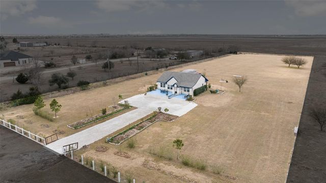 8307 W Green Leaf Street, Brookshire, TX 77423