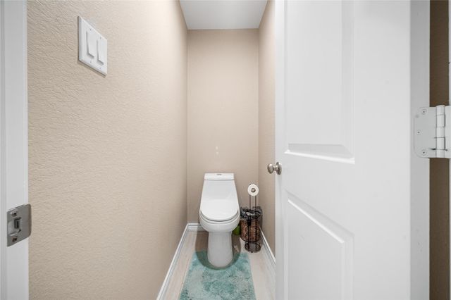 8307 W Green Leaf Street, Brookshire, TX 77423