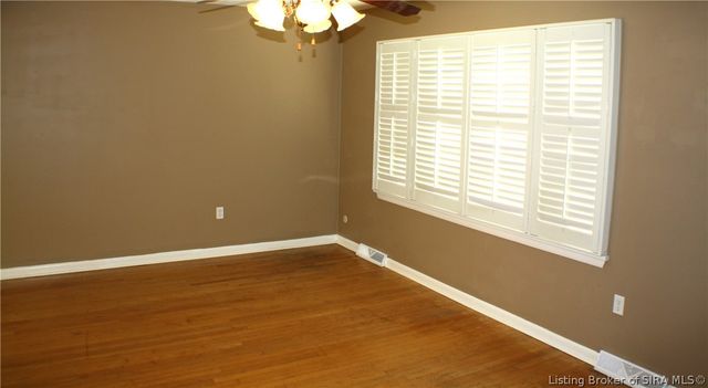 1808 Hunters Trace, Jeffersonville, IN 47130