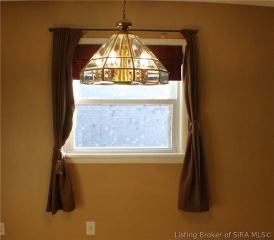 1808 Hunters Trace, Jeffersonville, IN 47130