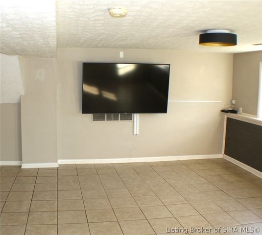 1808 Hunters Trace, Jeffersonville, IN 47130