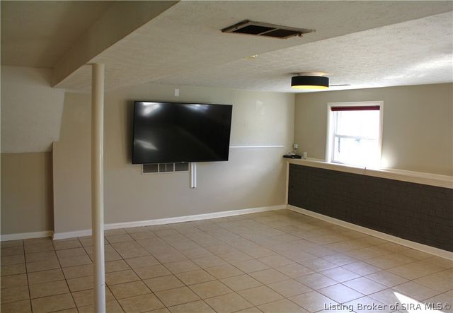 1808 Hunters Trace, Jeffersonville, IN 47130