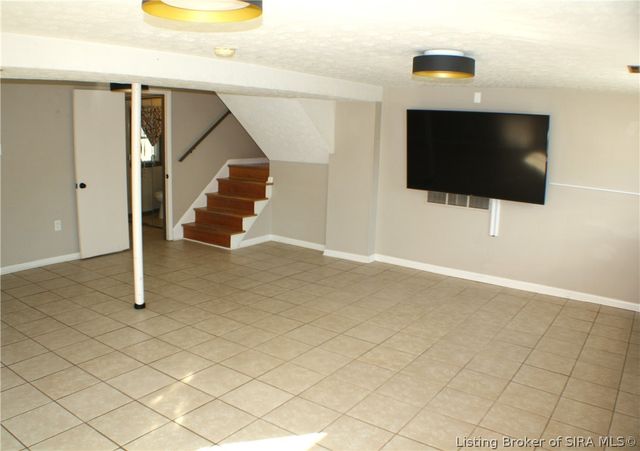 1808 Hunters Trace, Jeffersonville, IN 47130