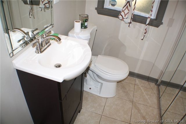 1808 Hunters Trace, Jeffersonville, IN 47130