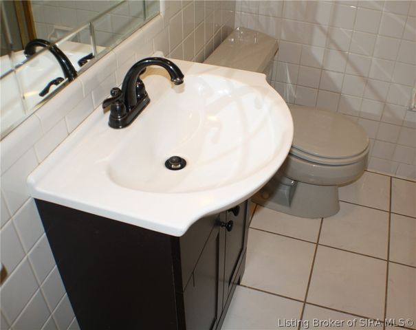 1808 Hunters Trace, Jeffersonville, IN 47130