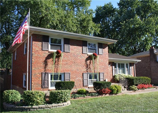 1808 Hunters Trace, Jeffersonville, IN 47130