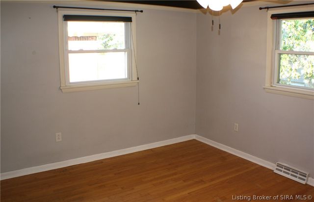 1808 Hunters Trace, Jeffersonville, IN 47130
