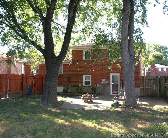 1808 Hunters Trace, Jeffersonville, IN 47130